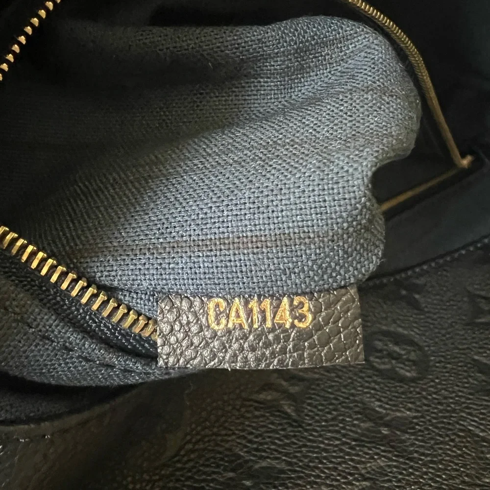 SOLD-Authentic Louis Vuitton Artsy MM Mng Empreinte Infini (Navy) - Picture 2 of 16